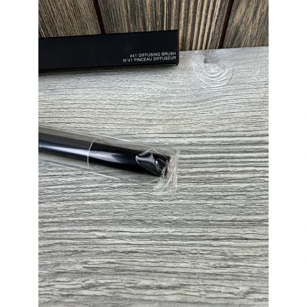 NARS #41 Diffusing Brush Professional Makeup Brush New In Box Authentic